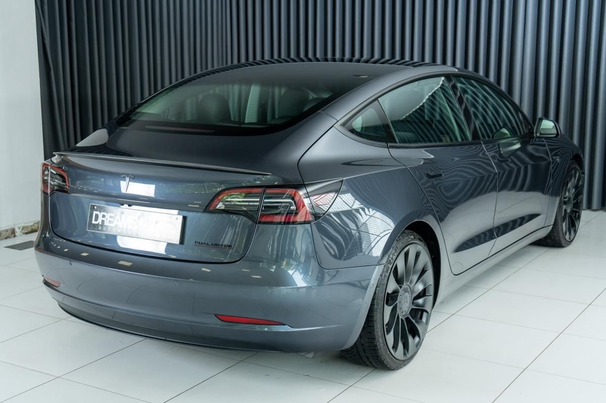 tesla-model-3-2021-eletrico-500cc