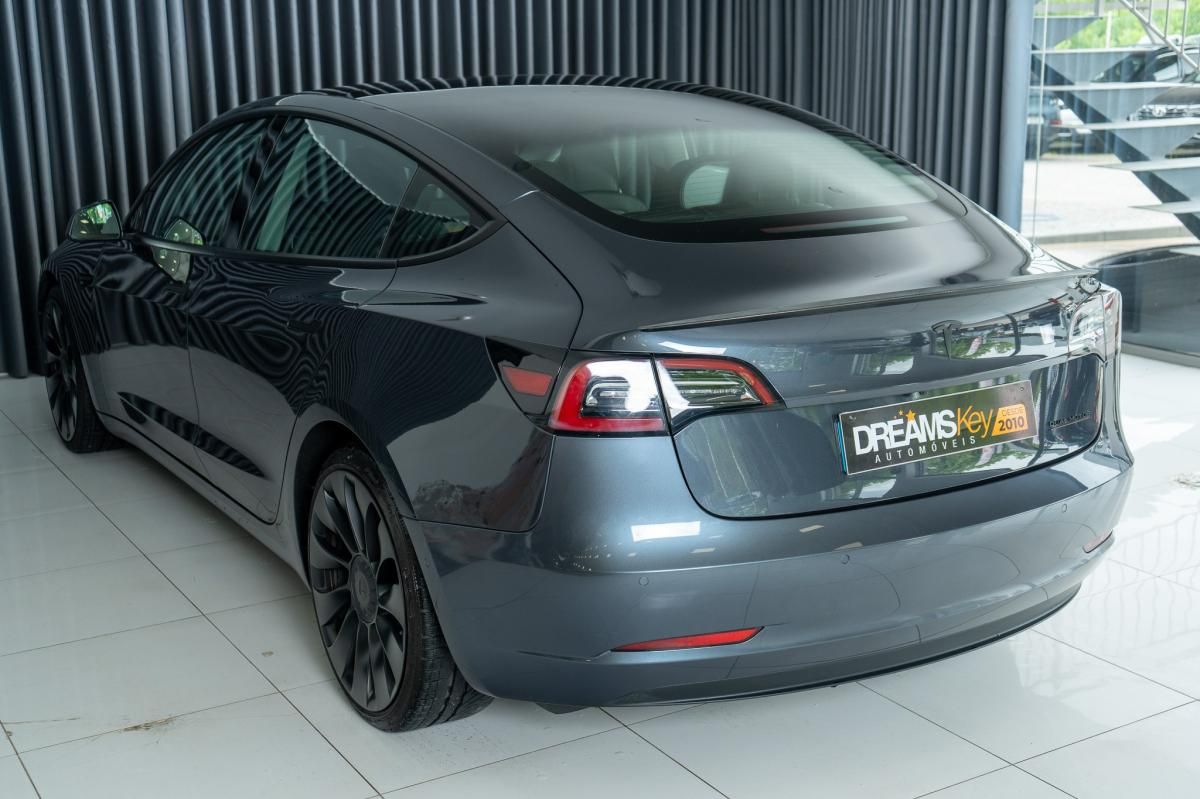 tesla-model-3-2021-eletrico-500cc