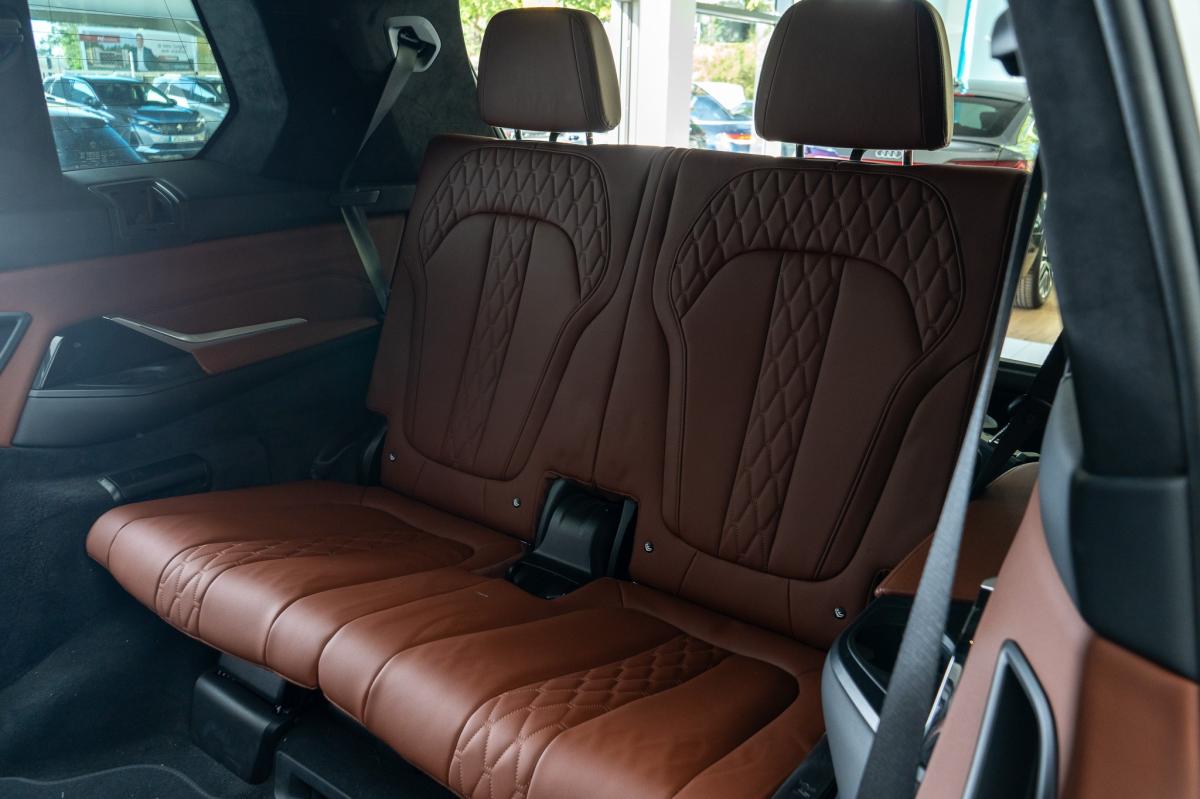 bmw-x7-2024-diesel-2993cc