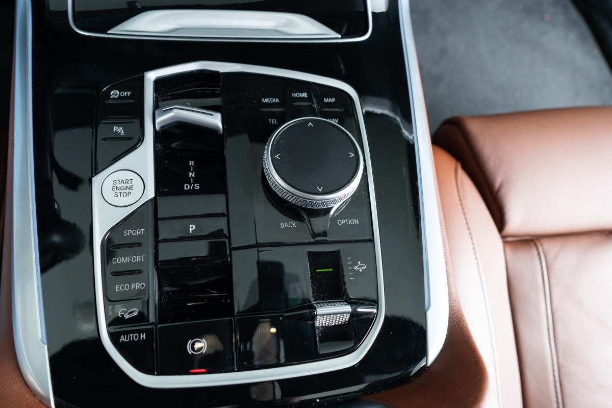 bmw-x7-2024-diesel-2993cc