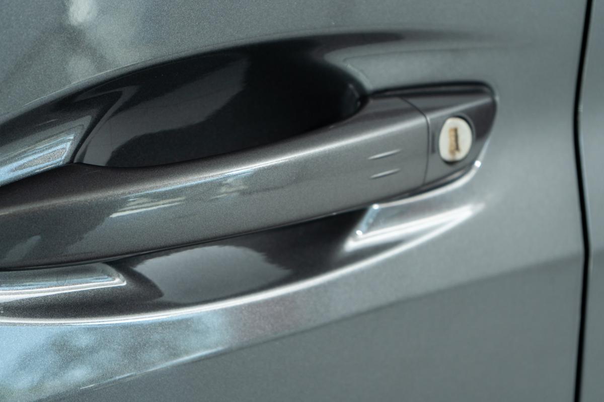 peugeot-208-2023-gasolina-1199cc