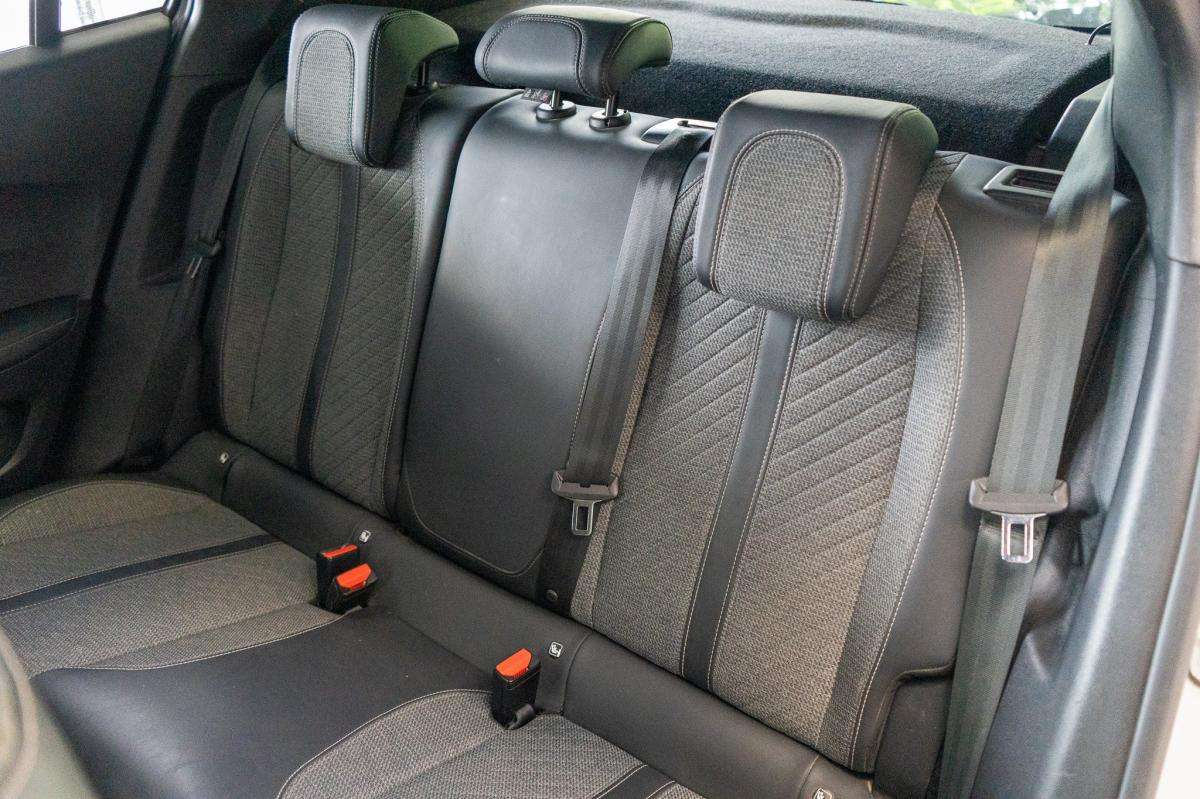 peugeot-2008-2024-gasolina-1199cc