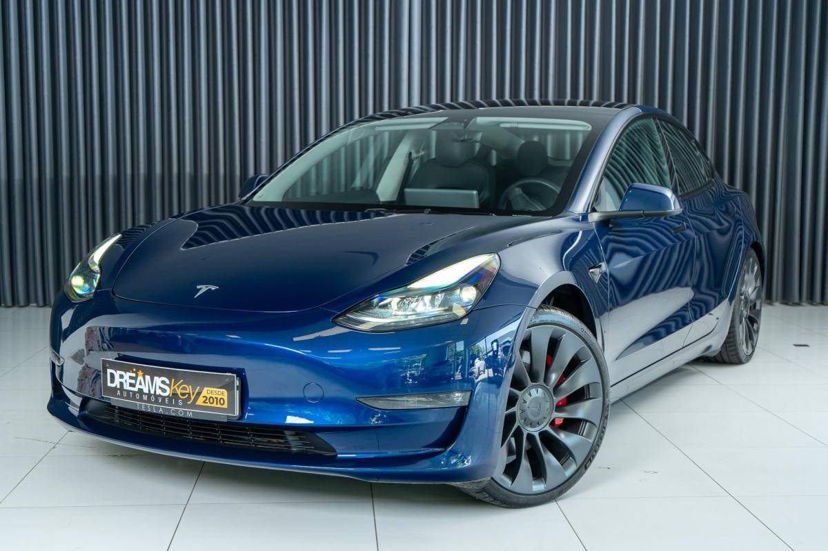 tesla-model-3-2023-eletrico-500cc