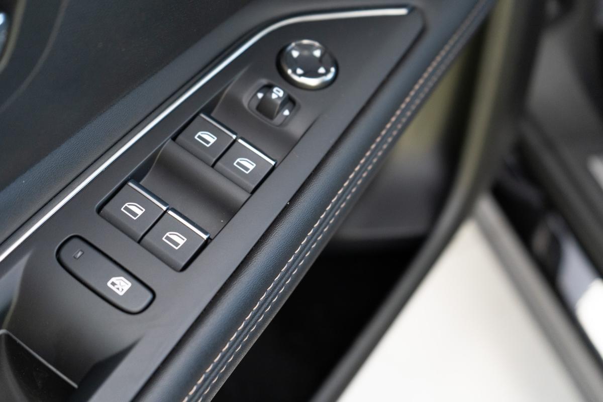 peugeot-3008-2022-hibrido-a-gasolina-1598cc