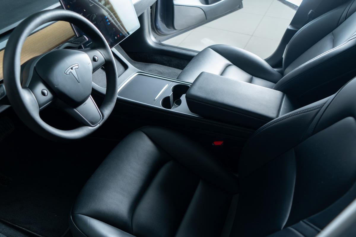 tesla-model-3-2023-eletrico-500cc