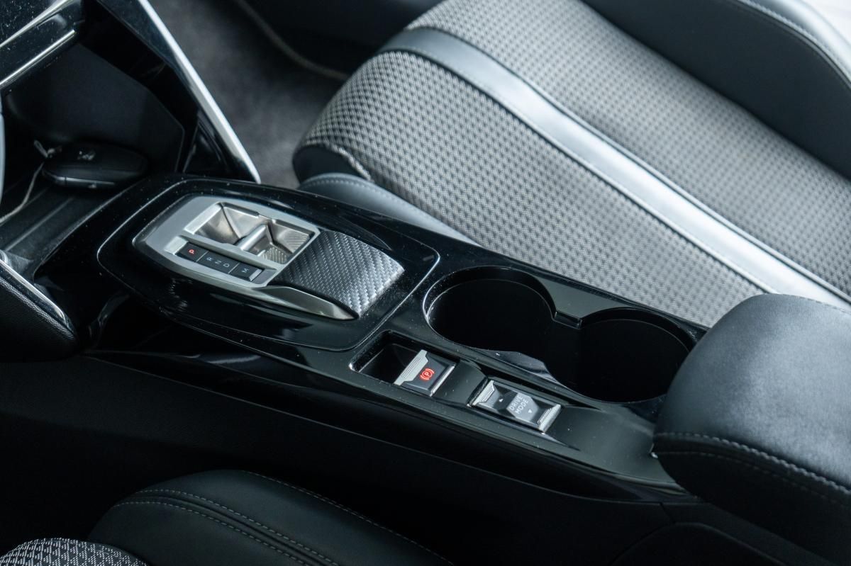 peugeot-208-2023-gasolina-1199cc