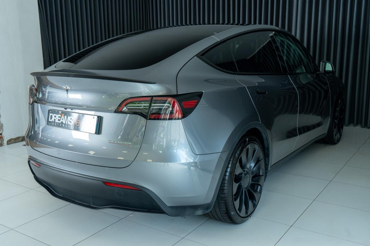 tesla-model-y-2023-eletrico-500cc