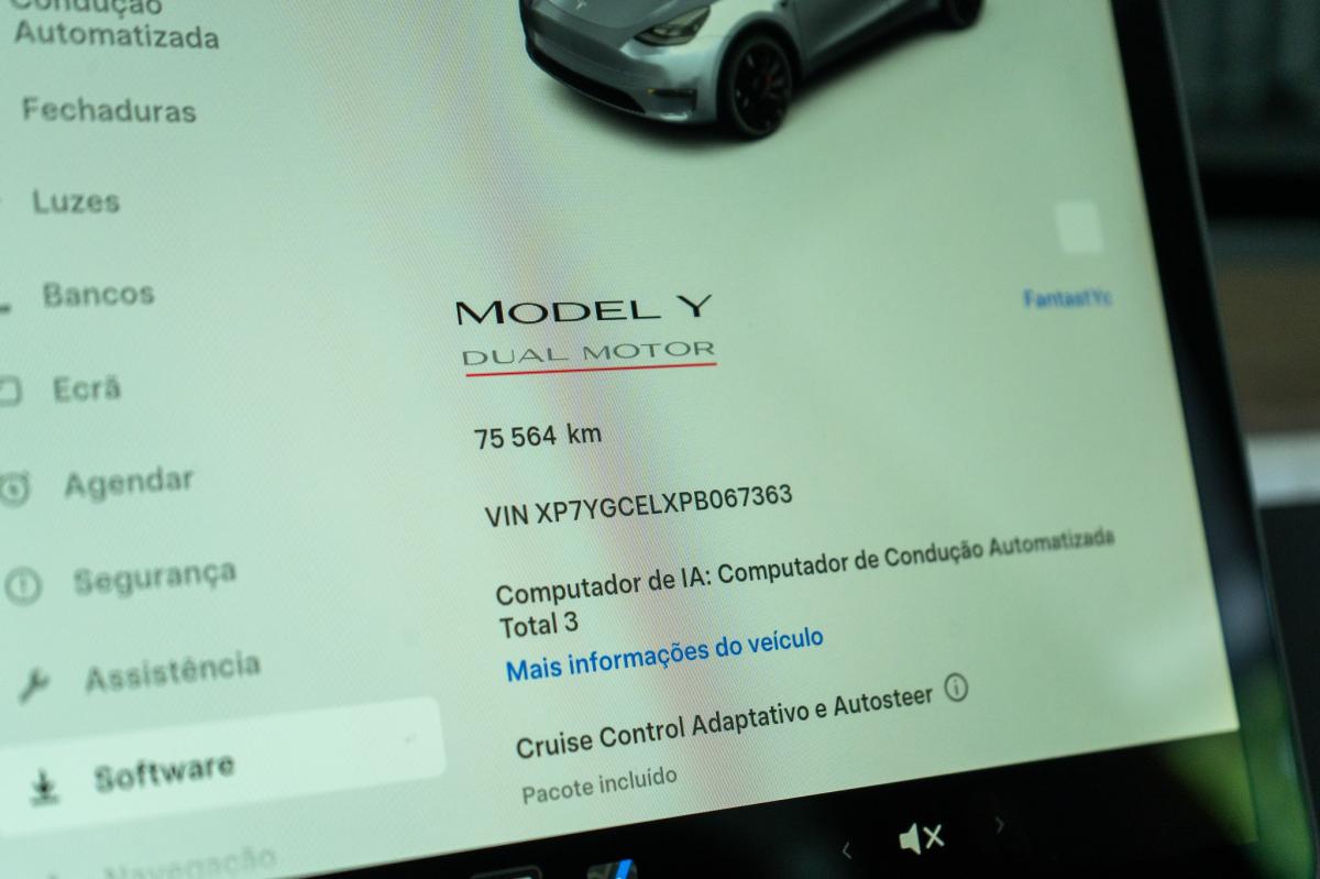 tesla-model-y-2023-eletrico-500cc