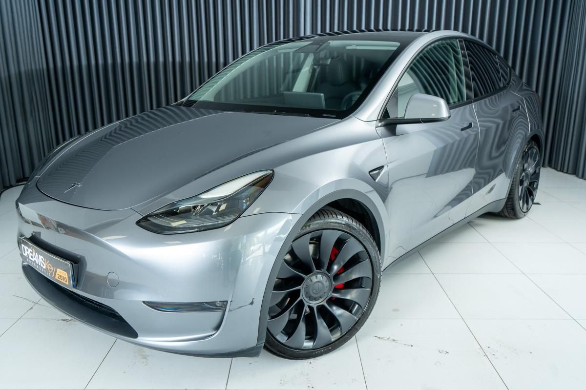 tesla-model-y-2023-eletrico-500cc