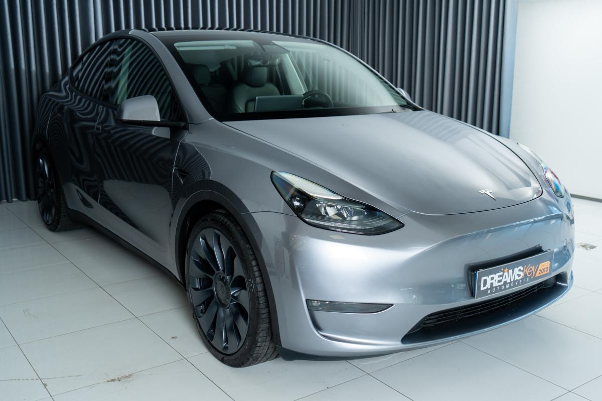 tesla-model-y-2023-eletrico-500cc