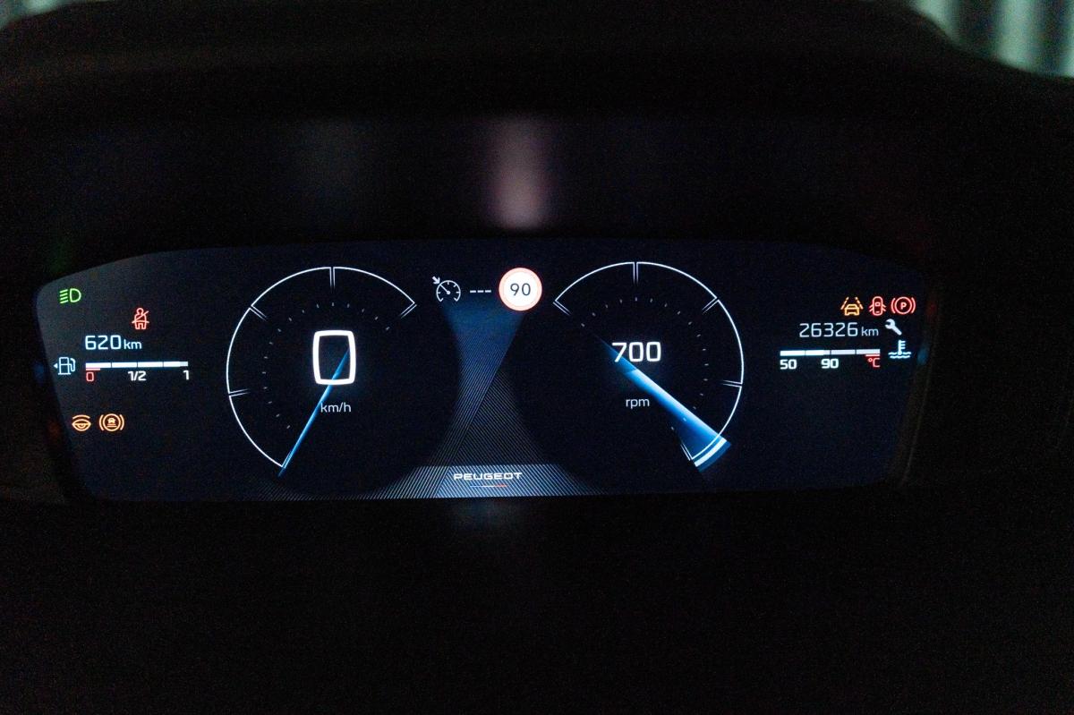 peugeot-2008-2023-gasolina-1199cc