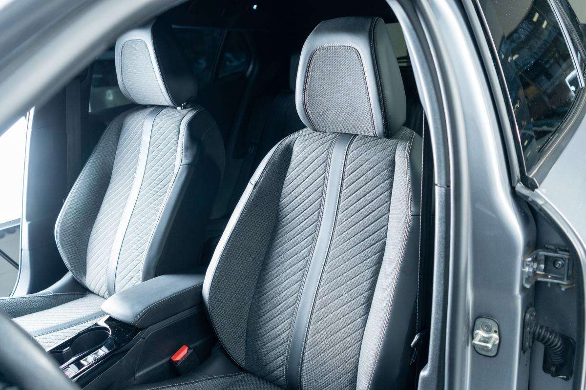 peugeot-2008-2023-gasolina-1199cc