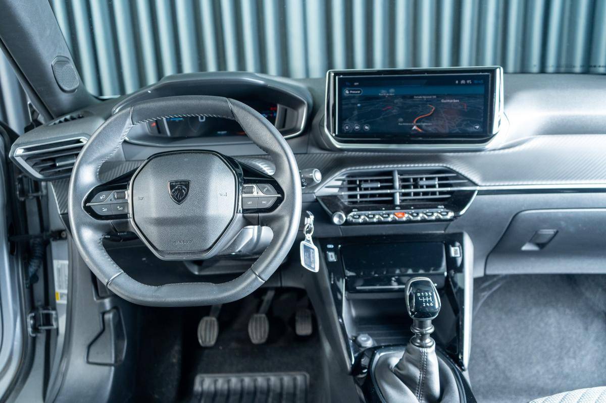 peugeot-2008-2023-gasolina-1199cc