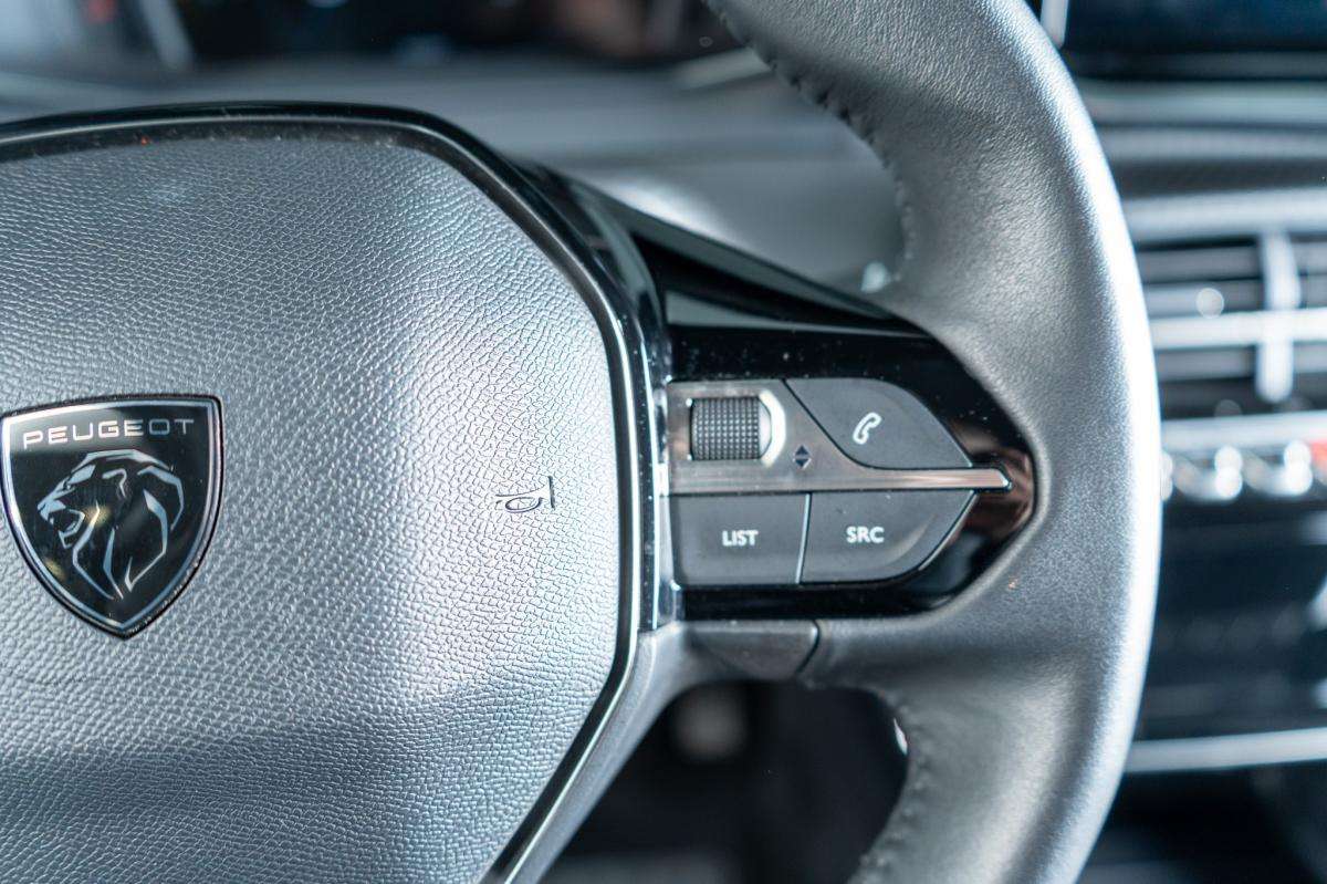 peugeot-2008-2023-gasolina-1199cc