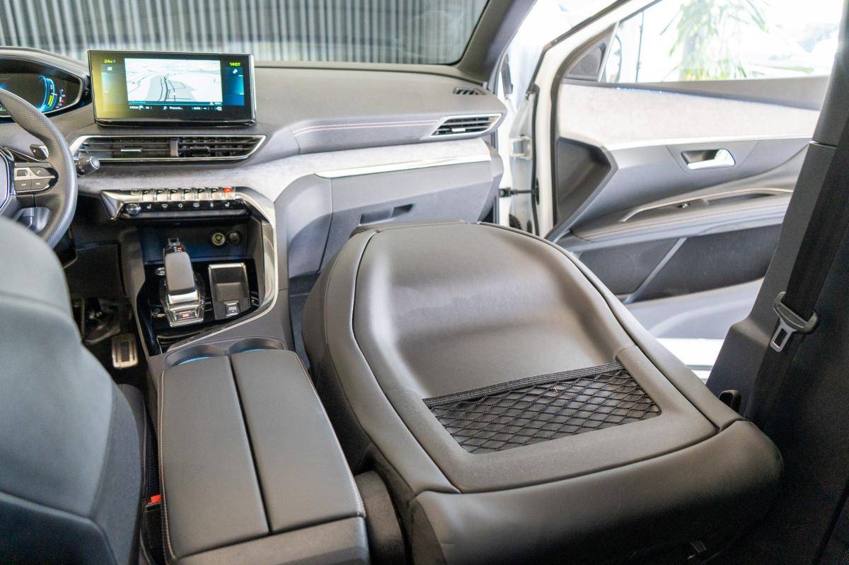 peugeot-3008-2022-hibrido-a-gasolina-1598cc