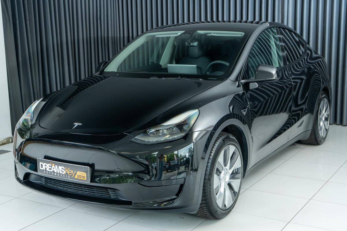 tesla-model-y-2023-eletrico-500cc