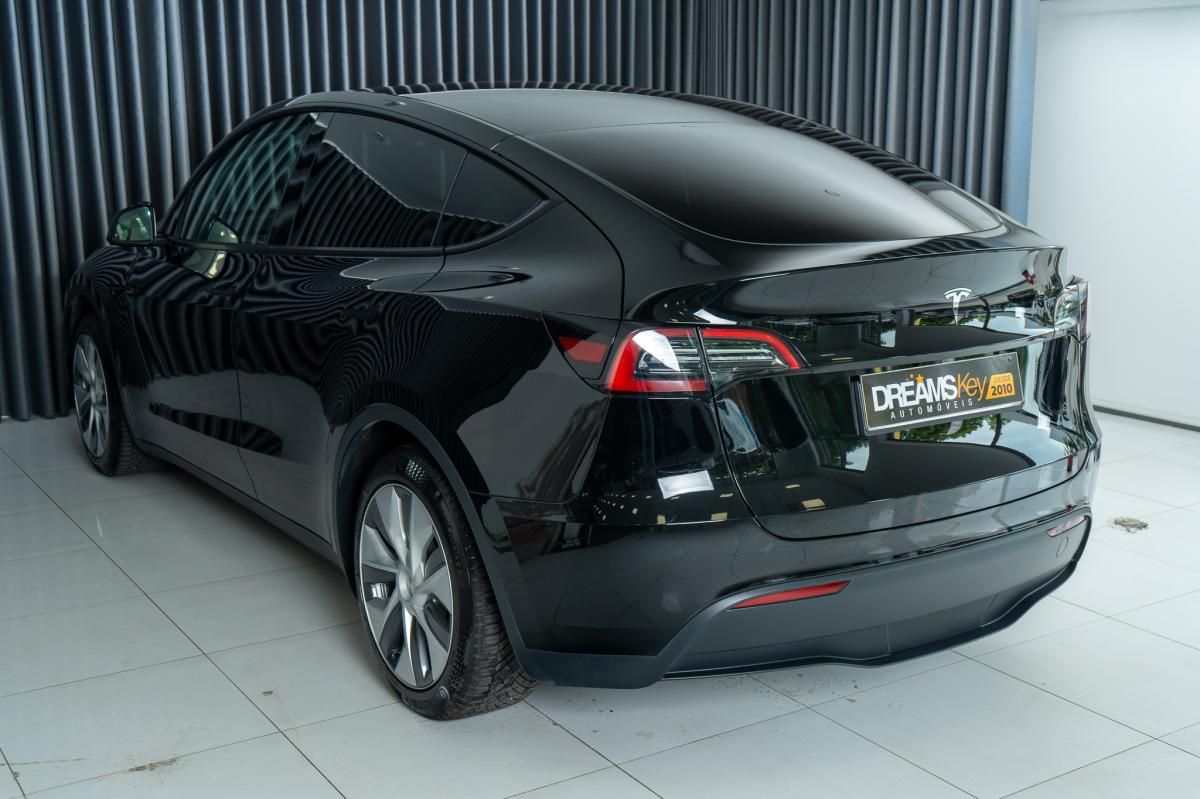tesla-model-y-2023-eletrico-500cc