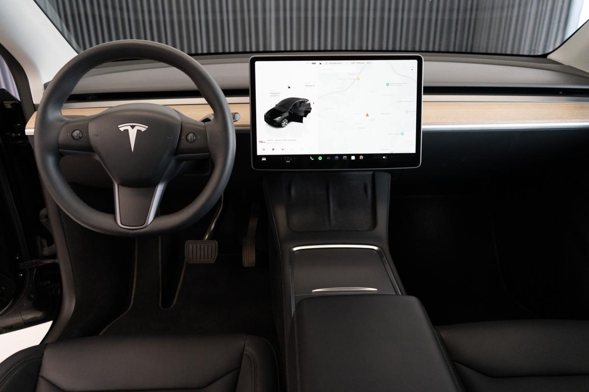tesla-model-y-2023-eletrico-500cc