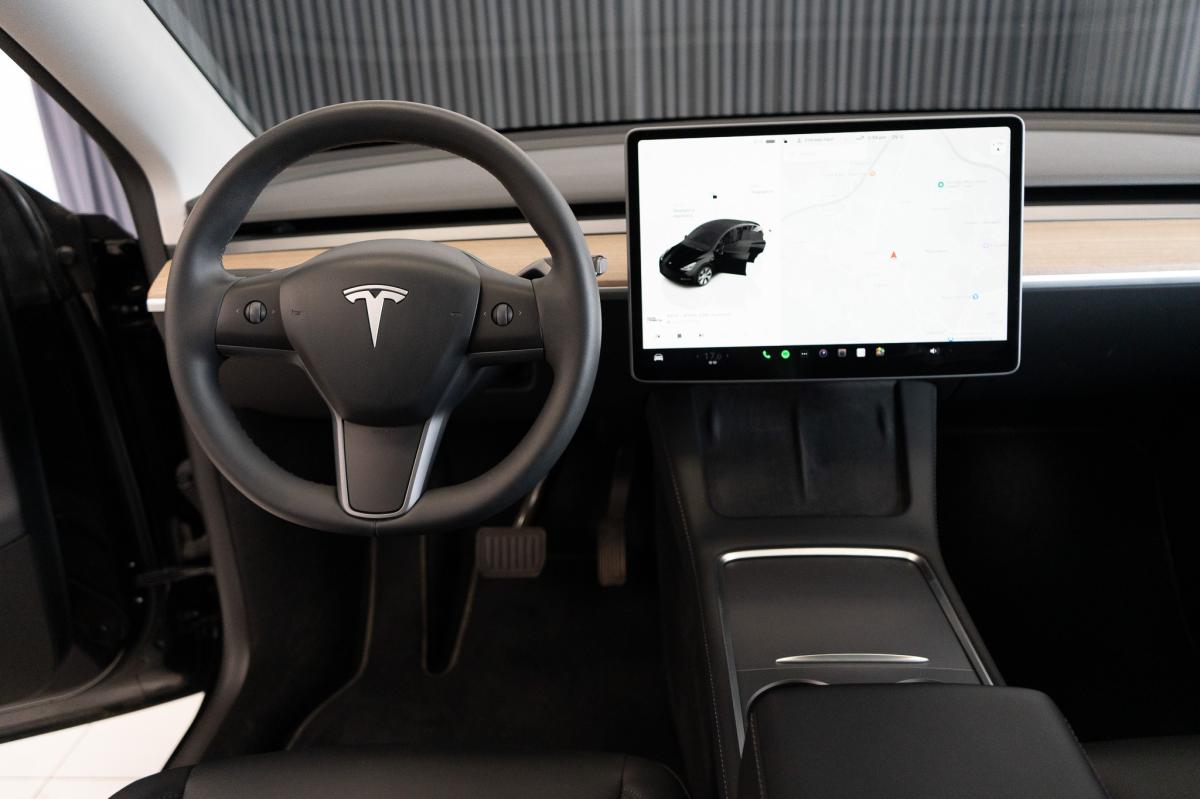 tesla-model-y-2023-eletrico-500cc