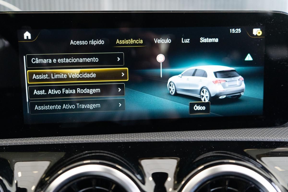 mercedes-benz-classe-a-2022-hibrido-a-gasolina-1332cc