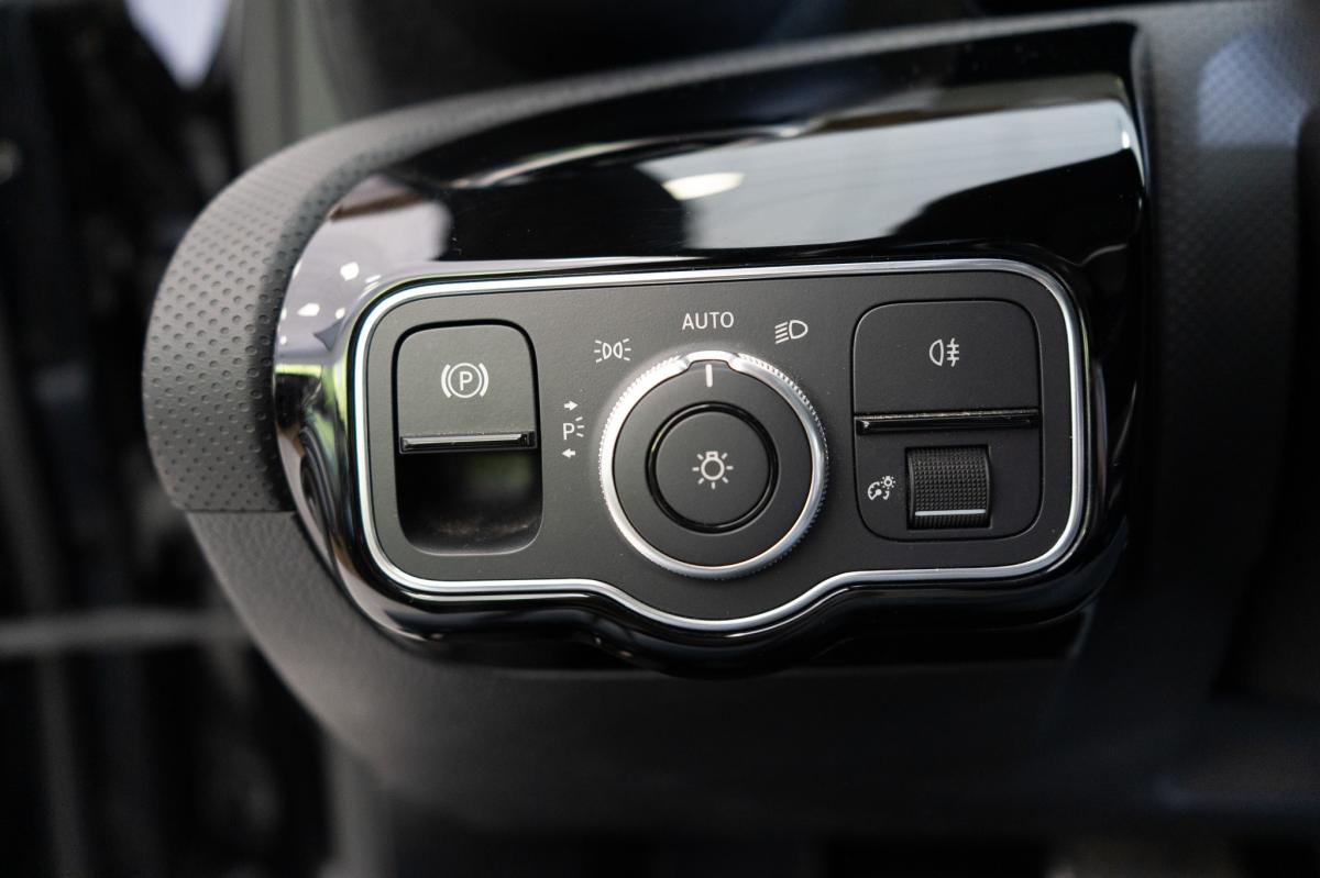 mercedes-benz-classe-a-2022-hibrido-a-gasolina-1332cc