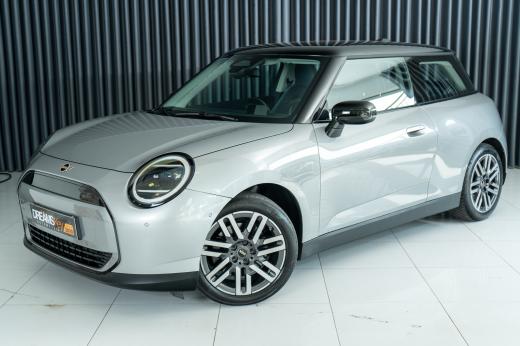 mini-cooper-2025-eletrico-500cc