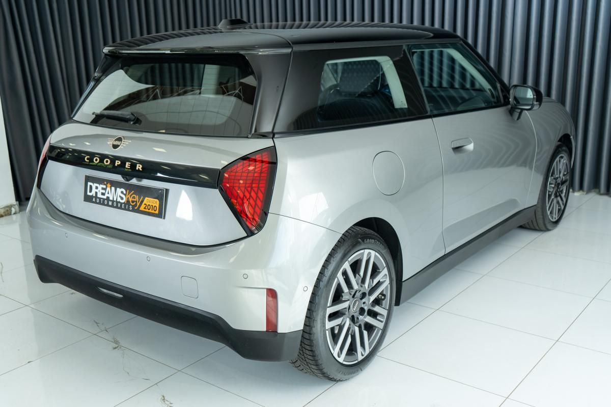 mini-cooper-2025-eletrico-500cc
