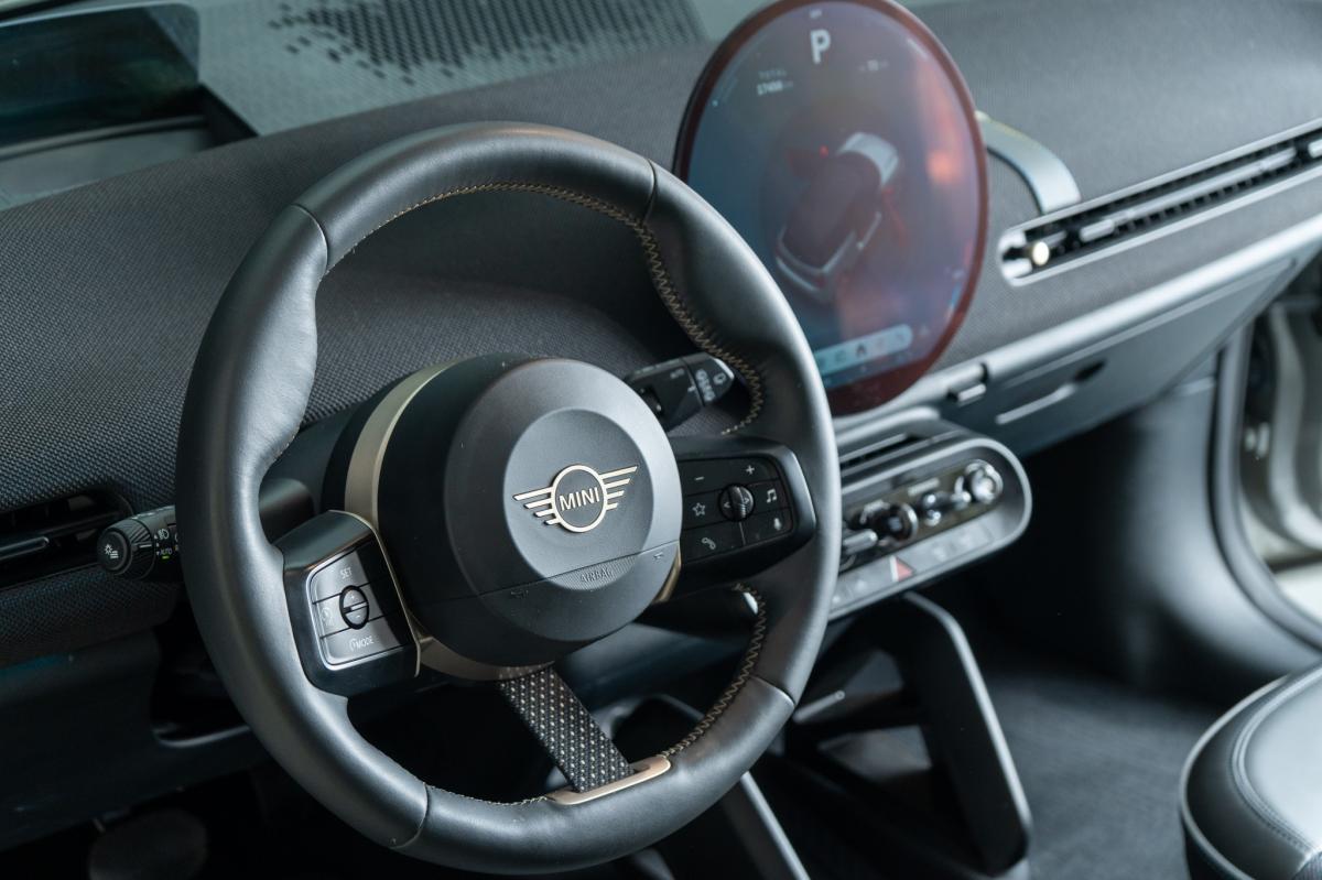 mini-cooper-2025-eletrico-500cc