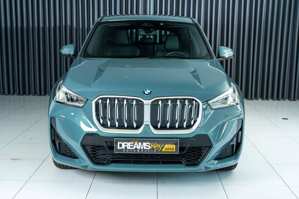bmw-ix-2023-eletrico-500cc