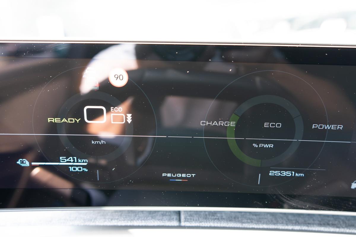 peugeot-e-3008-2025-eletrico-500cc