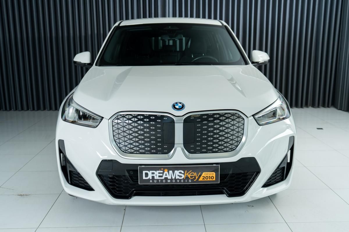 bmw-ix-2024-eletrico-500cc