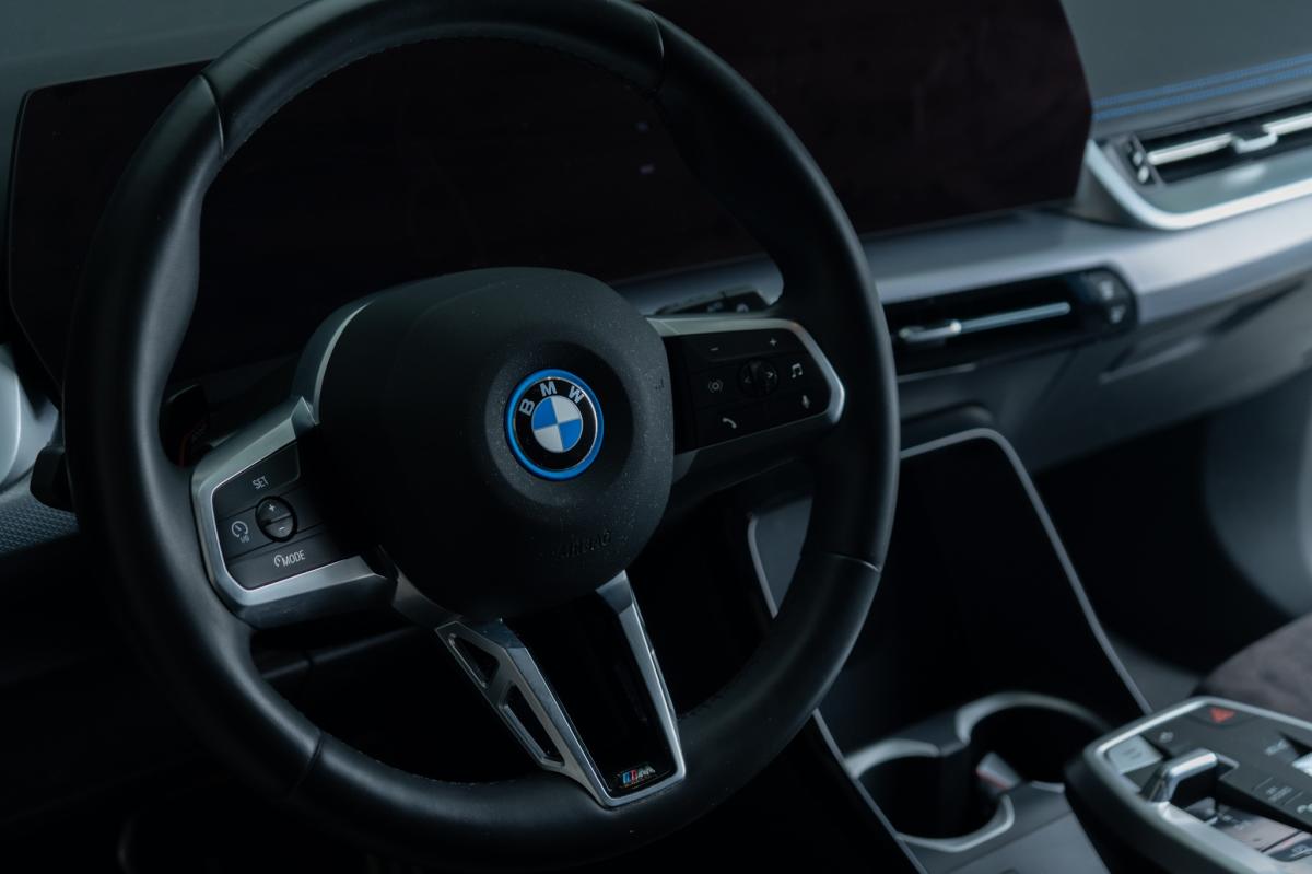 bmw-ix-2024-eletrico-500cc