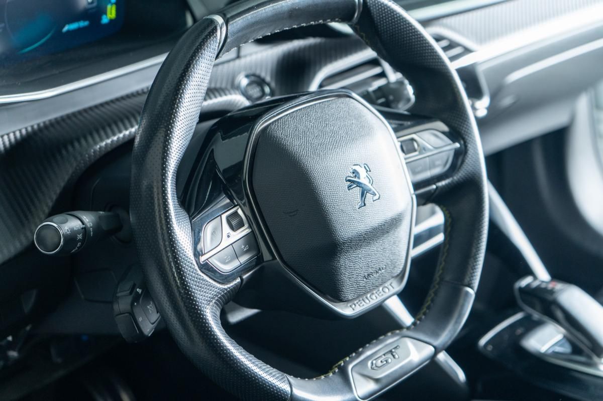 peugeot-2008-2020-eletrico-500cc