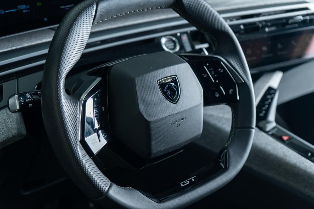 peugeot-e-3008-2024-eletrico-500cc