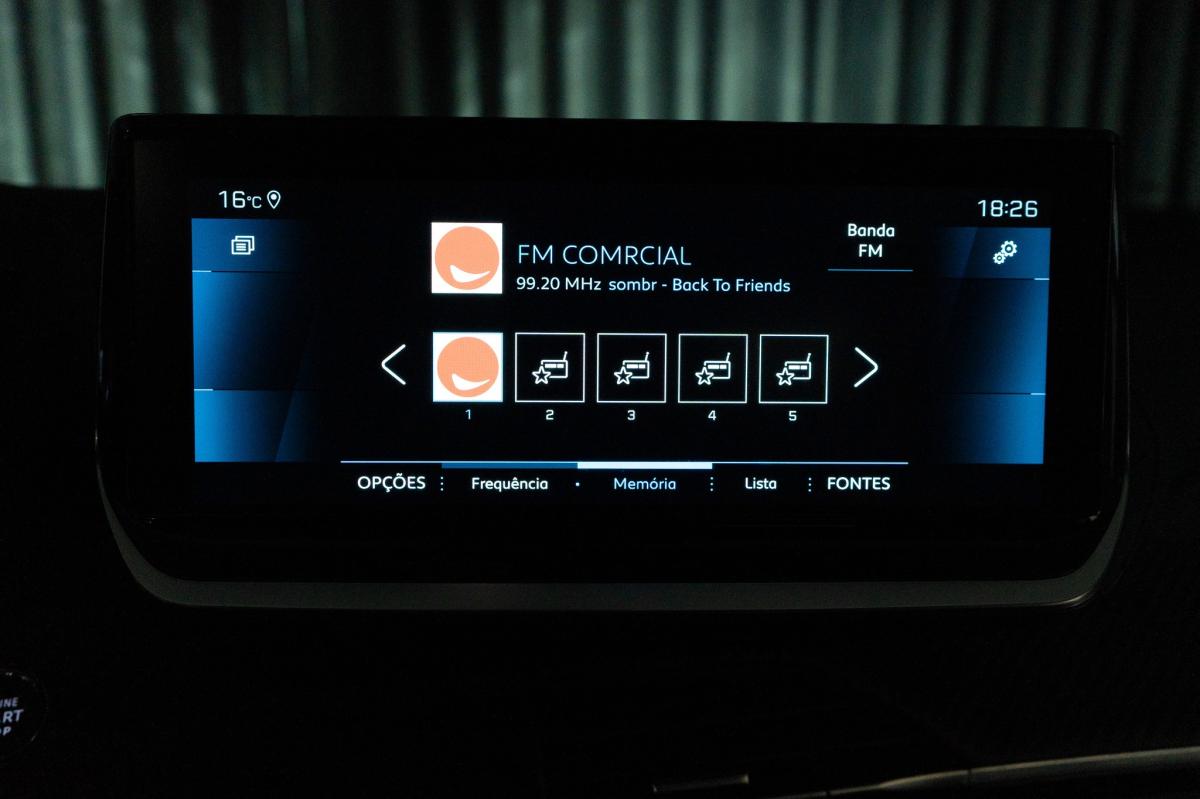 peugeot-2008-2022-diesel-1499cc
