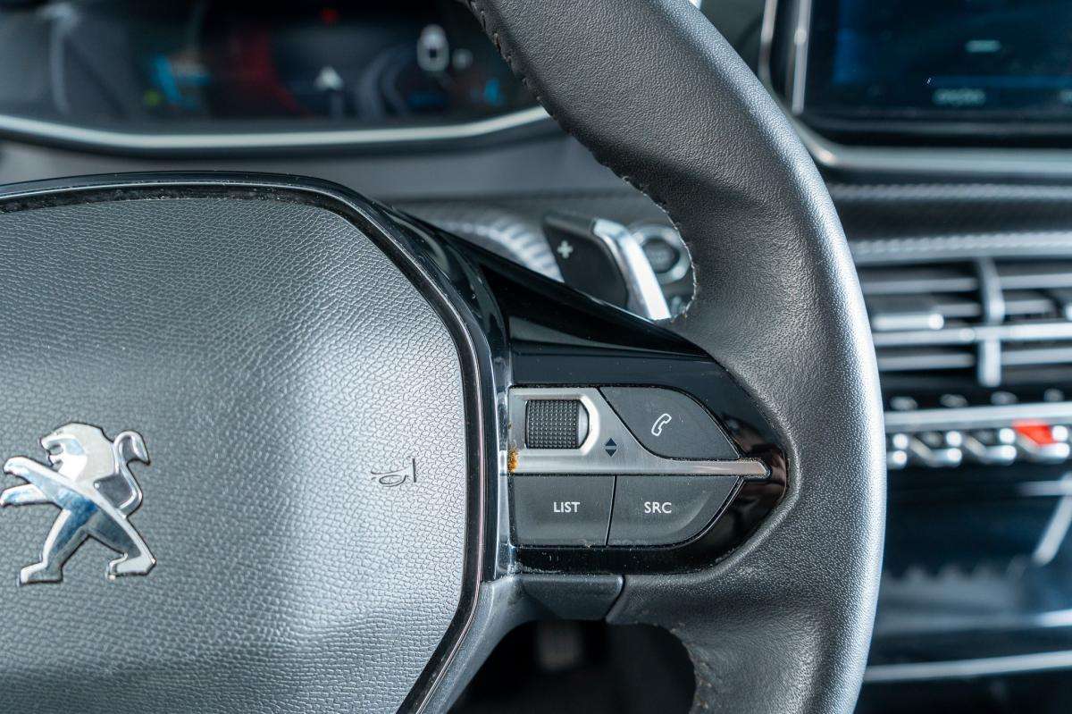 peugeot-2008-2022-diesel-1499cc