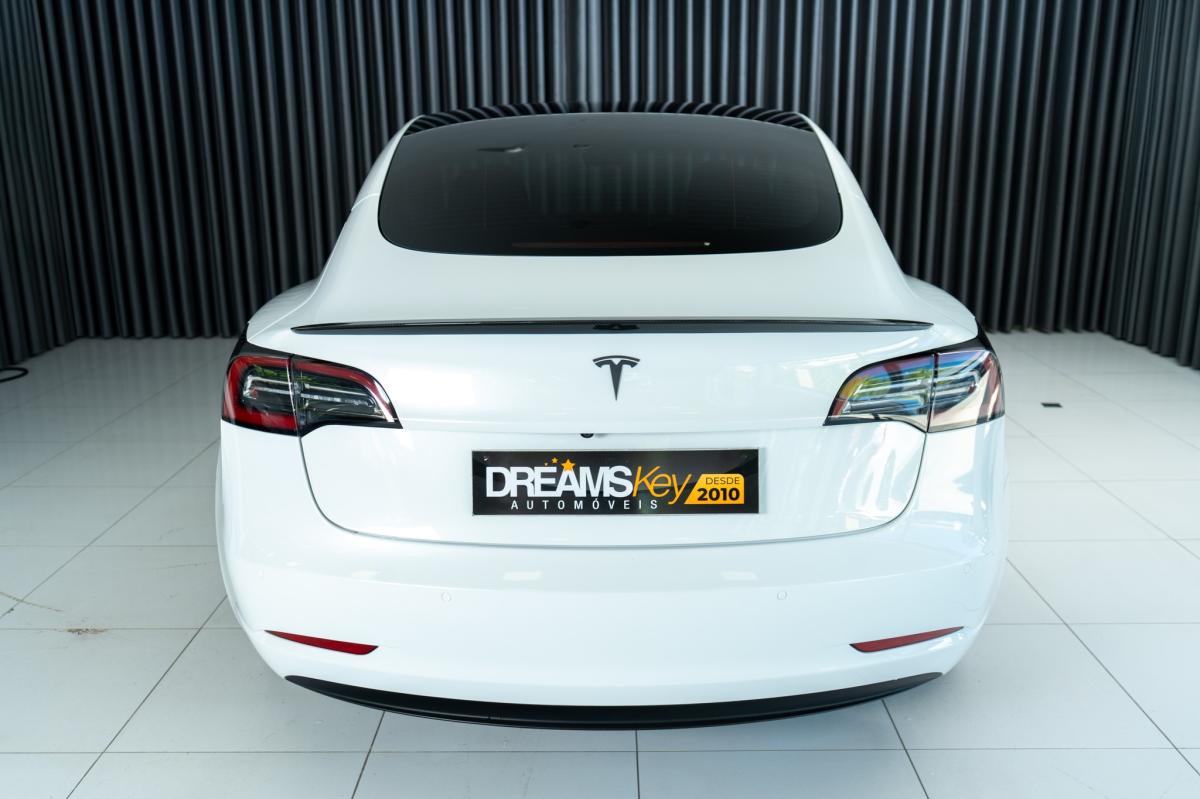 tesla-model-3-2022-eletrico-500cc