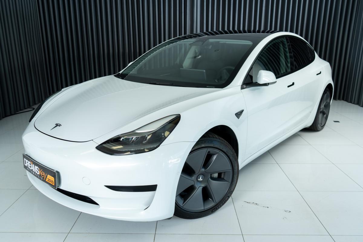 tesla-model-3-2022-eletrico-500cc