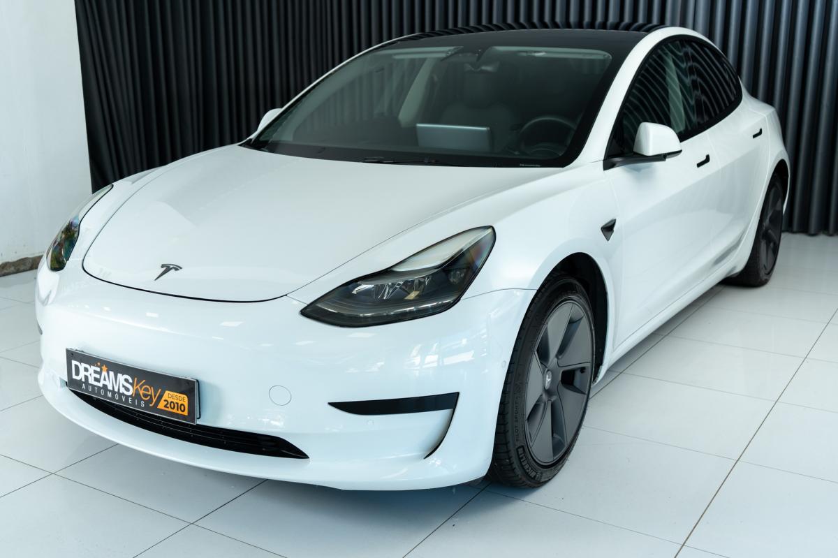 tesla-model-3-2022-eletrico-500cc