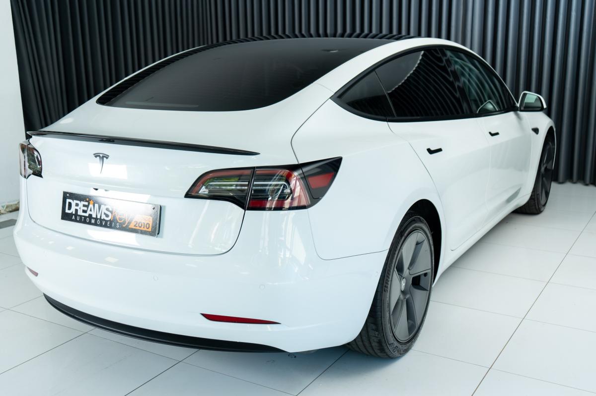 tesla-model-3-2022-eletrico-500cc