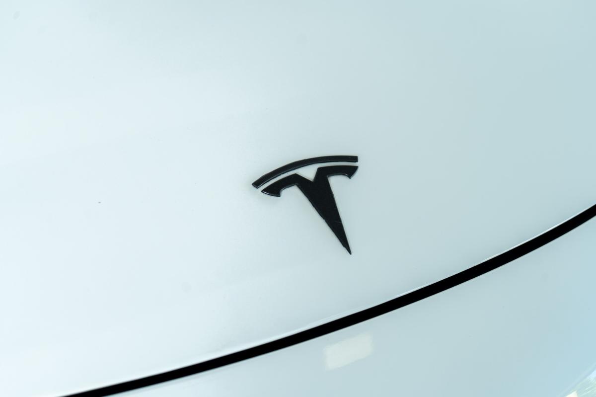 tesla-model-3-2022-eletrico-500cc