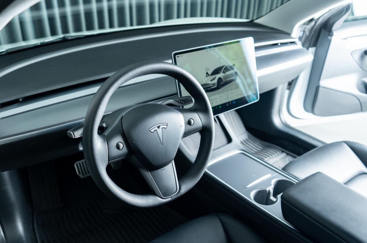 tesla-model-3-2022-eletrico-500cc