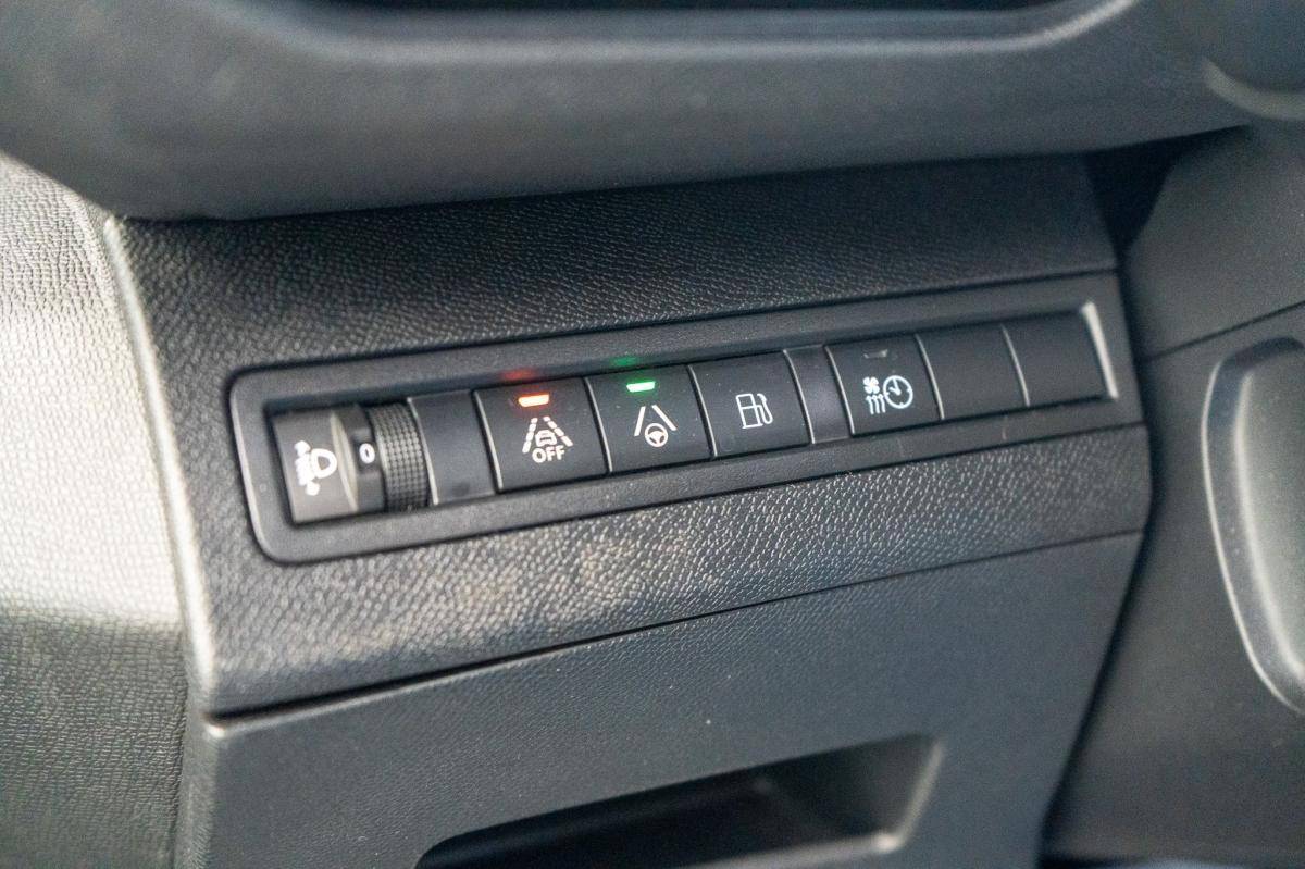 peugeot-3008-2021-hibrido-a-gasolina-1598cc