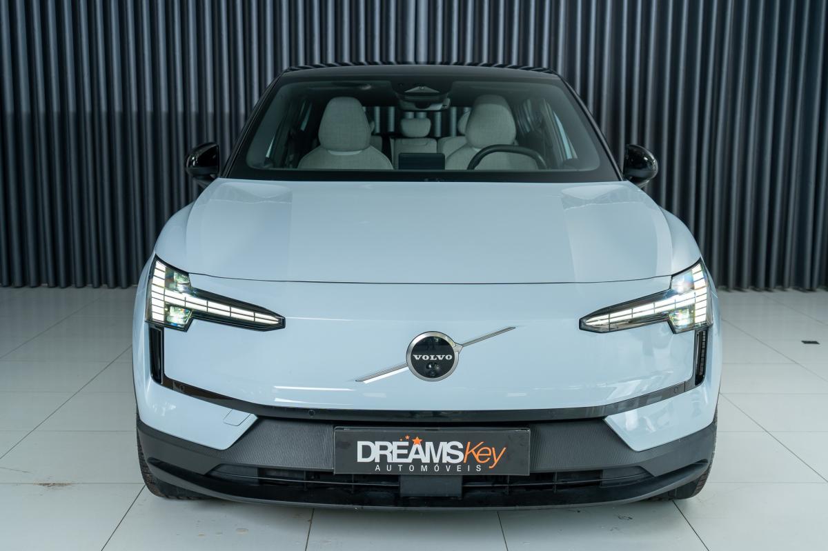 volvo-ex30-2024-eletrico-500cc