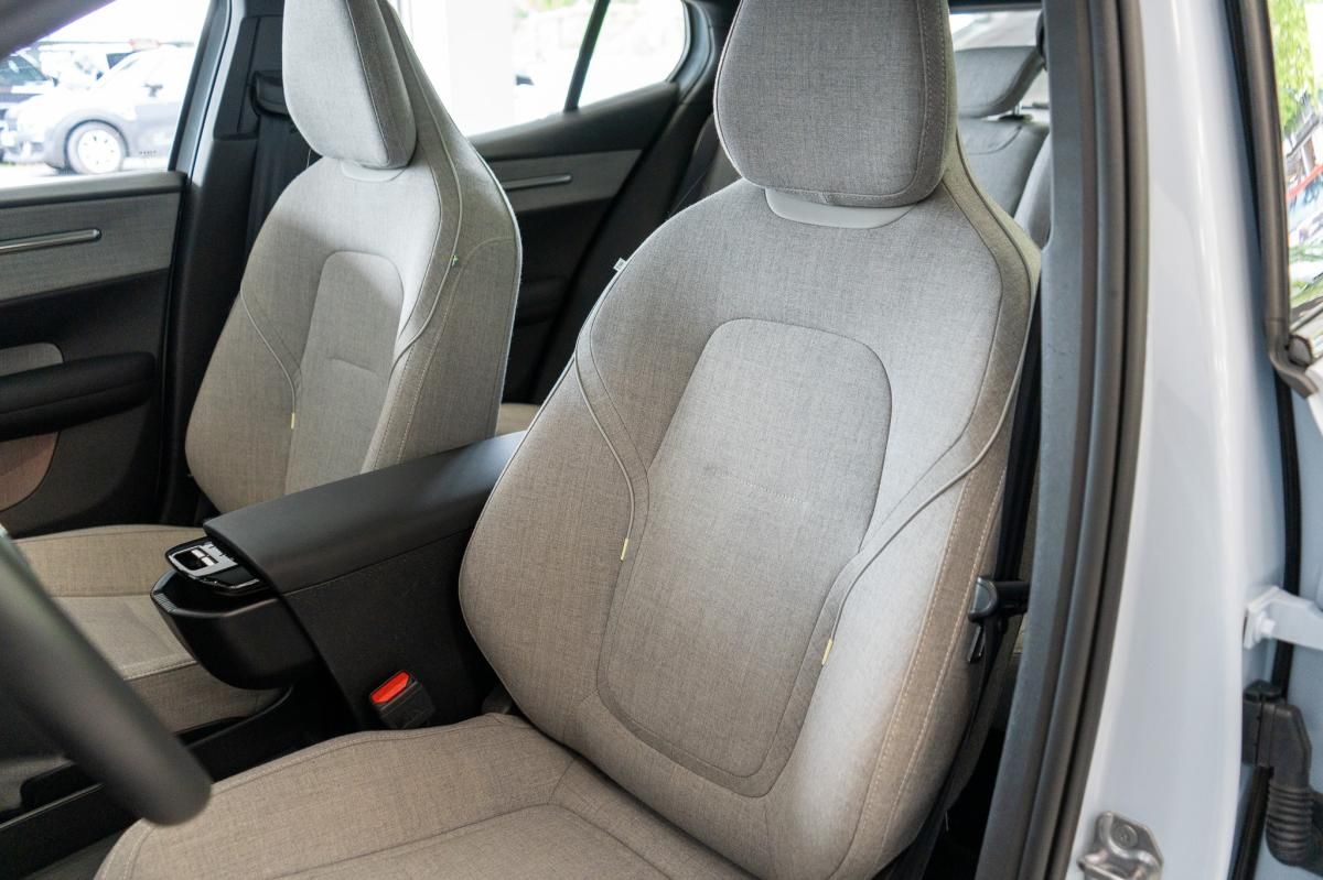 volvo-ex30-2024-eletrico-500cc