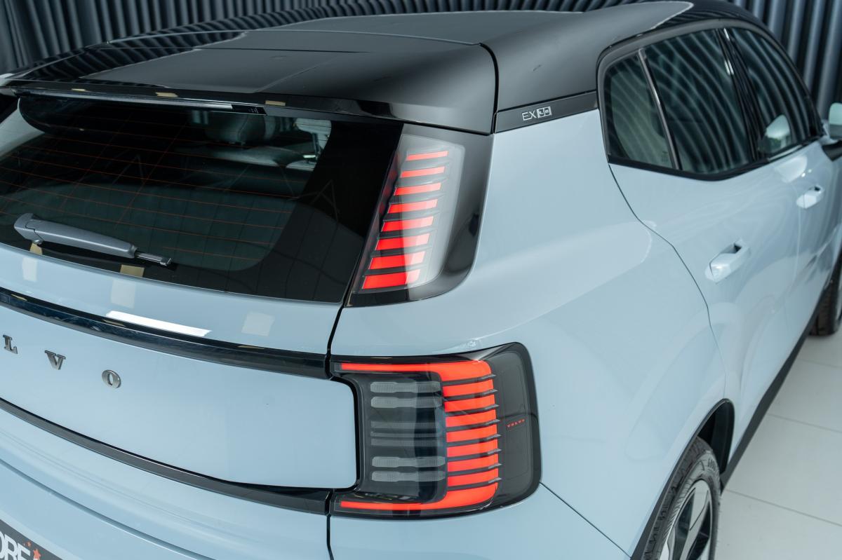 volvo-ex30-2024-eletrico-500cc