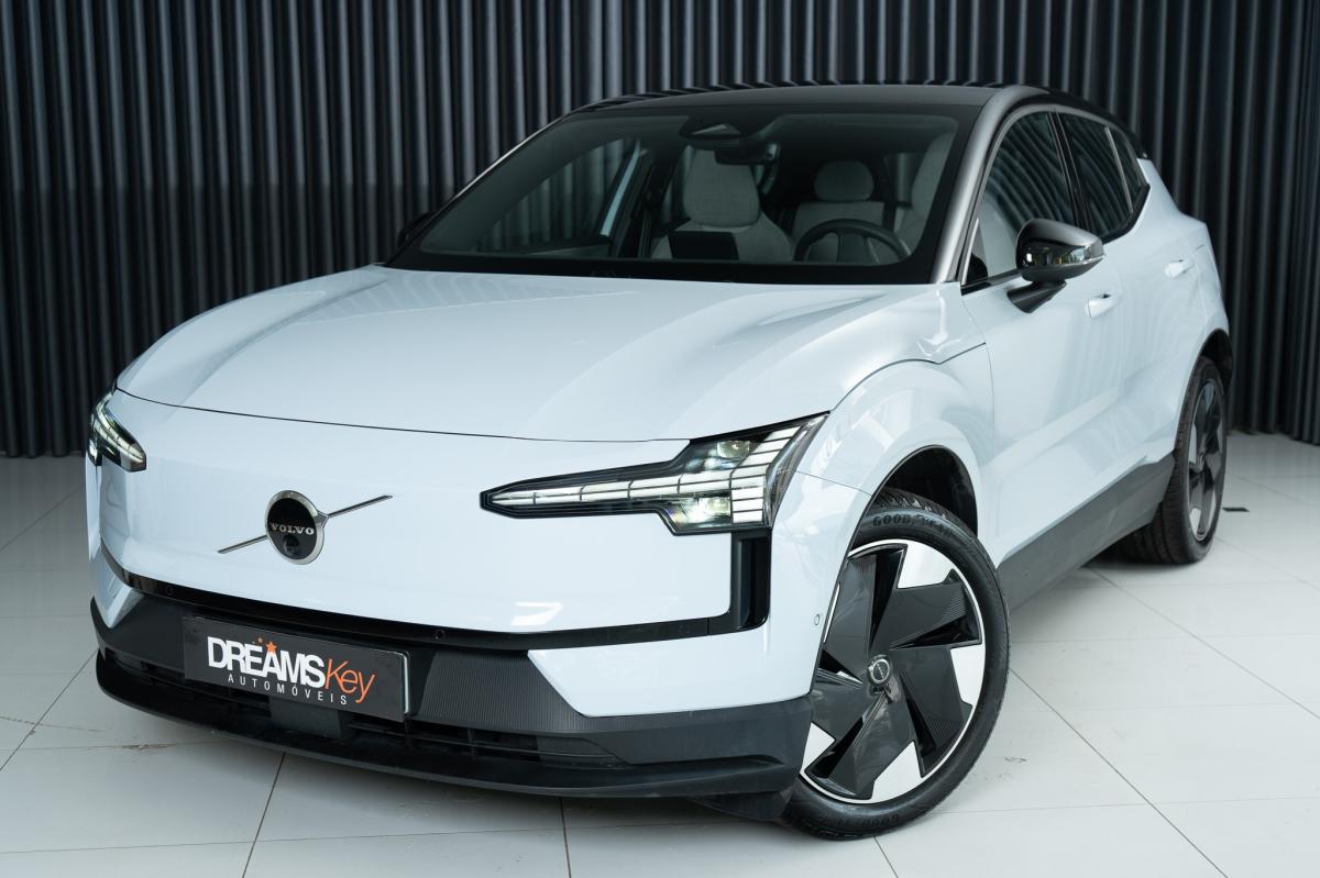 volvo-ex30-2024-eletrico-500cc