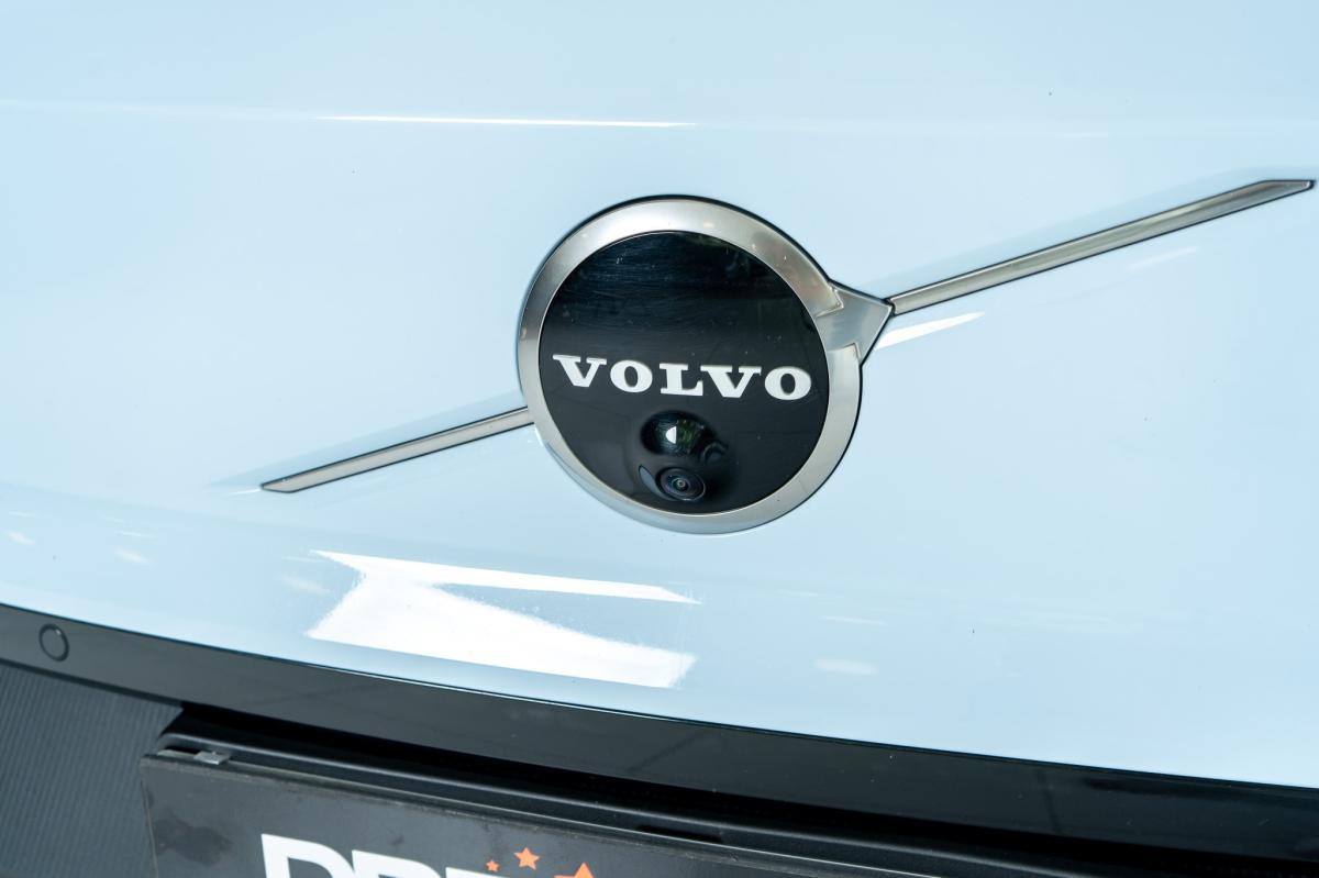 volvo-ex30-2024-eletrico-500cc