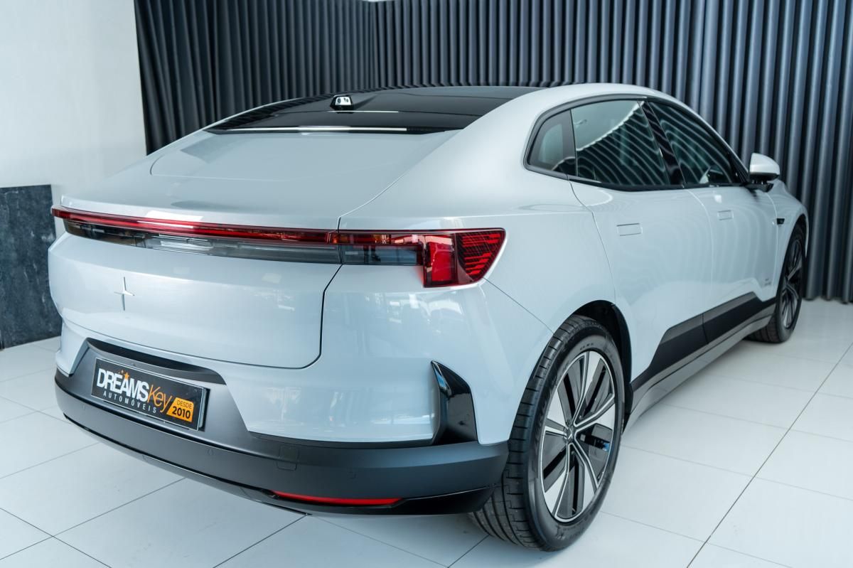 polestar-4-2024-eletrico-500cc