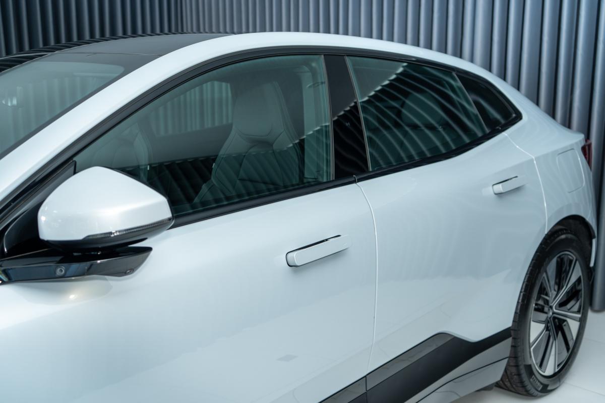 polestar-4-2024-eletrico-500cc
